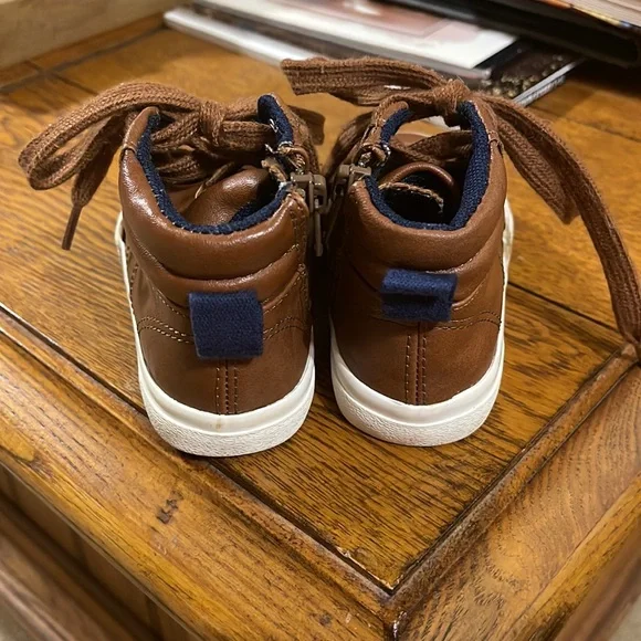 Cat & Jack tan little boy shoes. Size 5. Great condition! - Picture 3 of 9